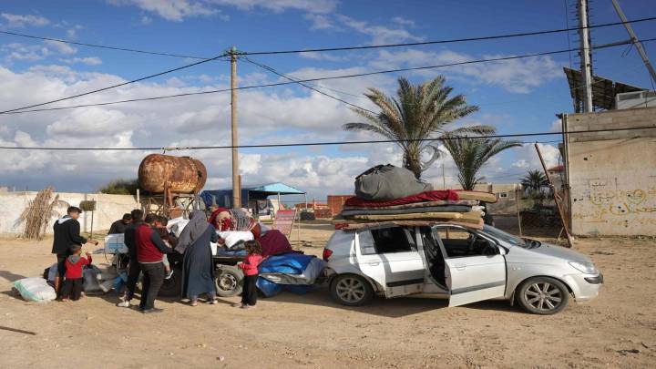 جرحى برصاص الاحتلال لدى محاولتهم العبور إلى شمال غزة